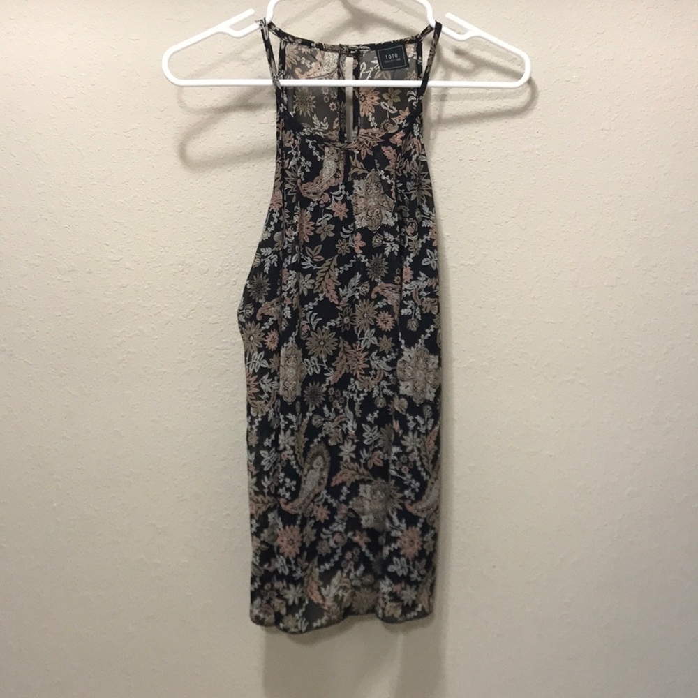 Cute tank with floral print